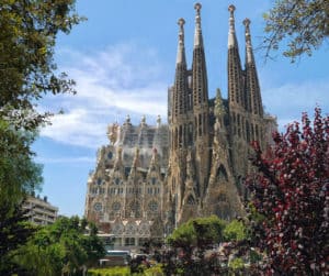 świątynia Sagrada Familia widziana od frontu