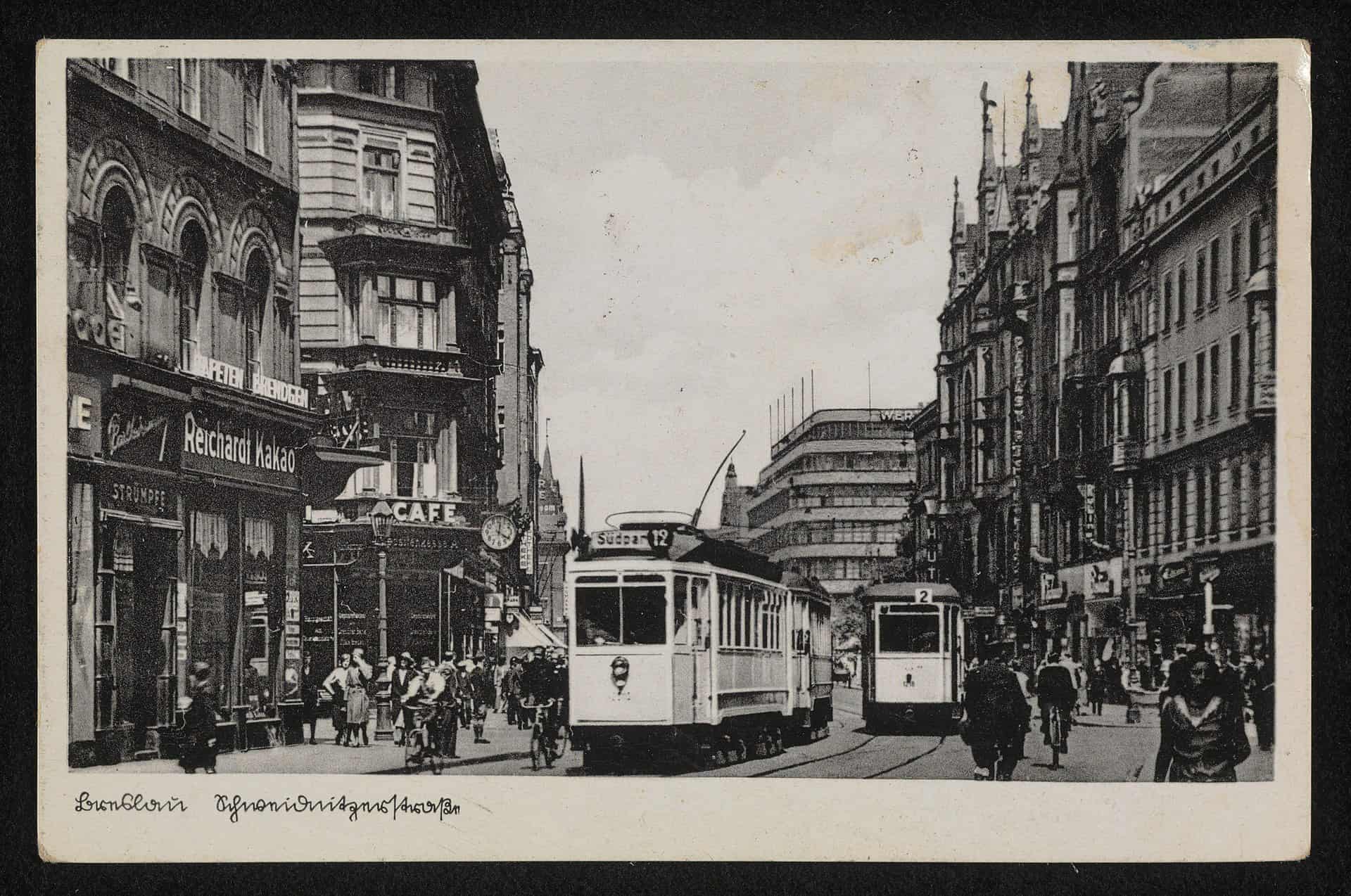 stare zdjęcie przedstawiające tramwaje we Wrocławiu